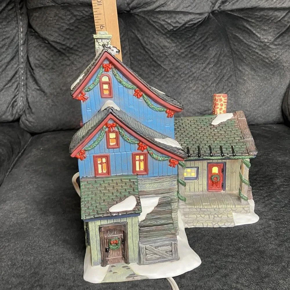 Santa's Workbench 2001 Collection Crooked Creek Cabin Victorian Series With Box